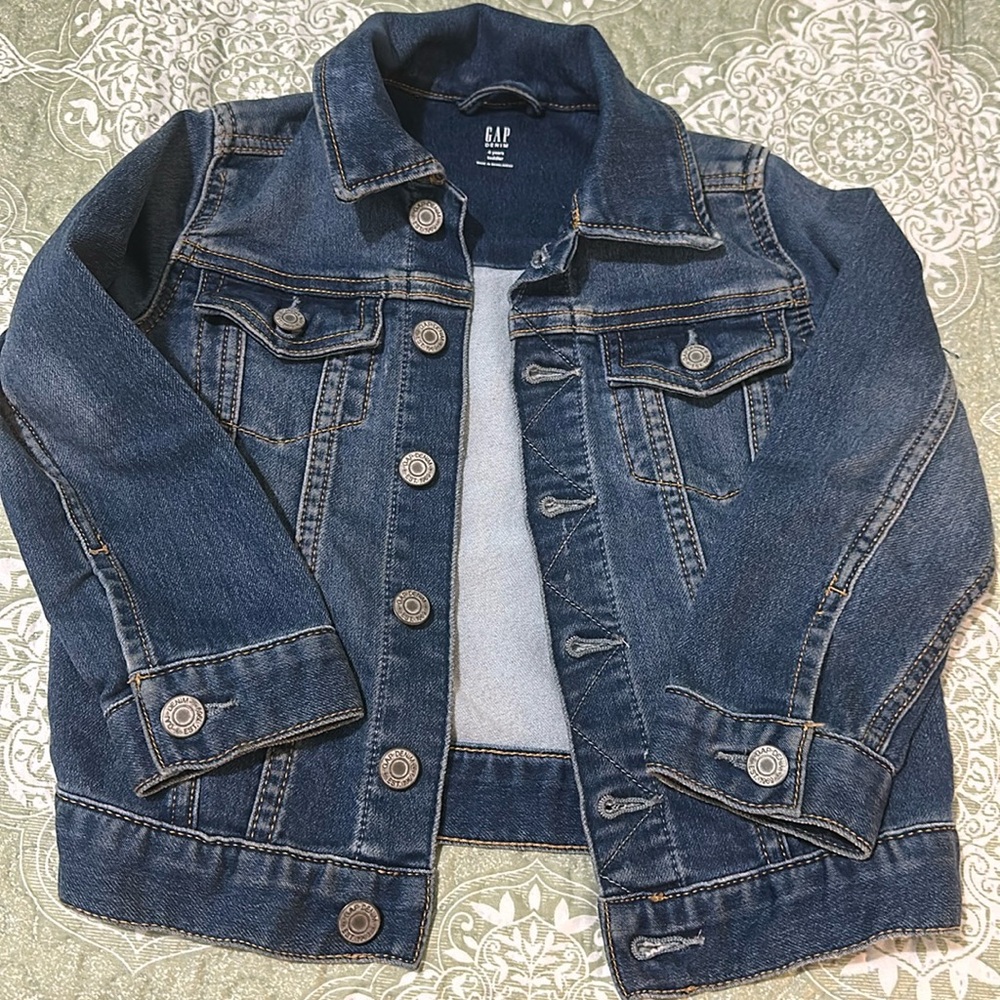 GAP Denim Jacket - size 4 years old Toddler